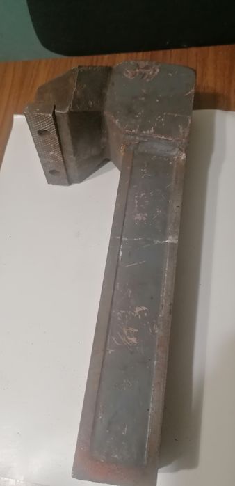 Запчасти для слюсарних лещат.