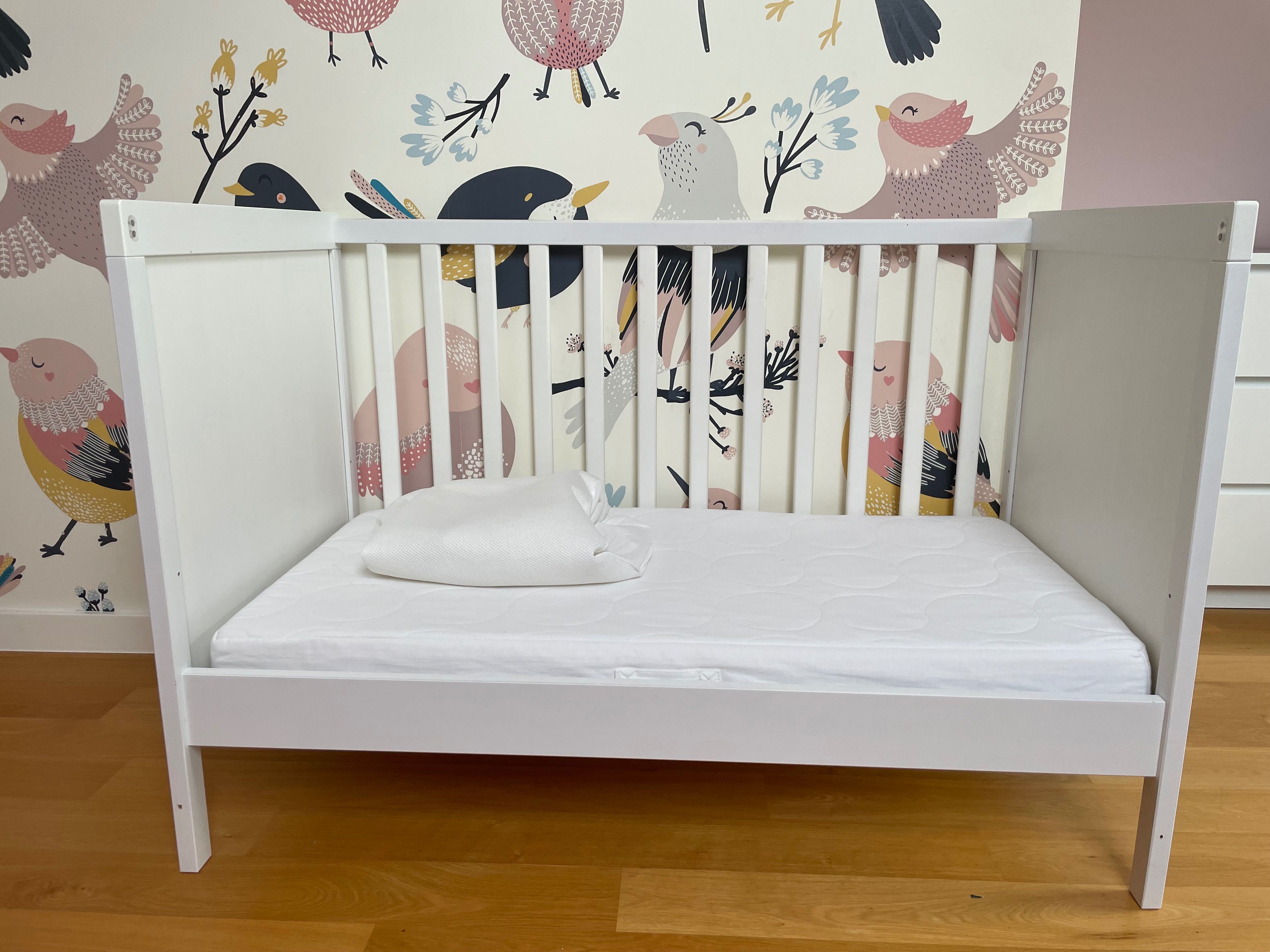 Łóżko dziecięce, 60x120 cm IKEA Sundvik + materac Jattetrott