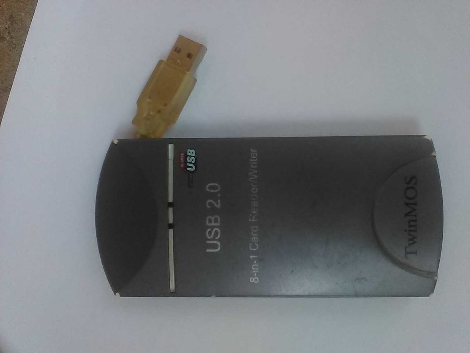 8-in-1 Card Reader/Writer