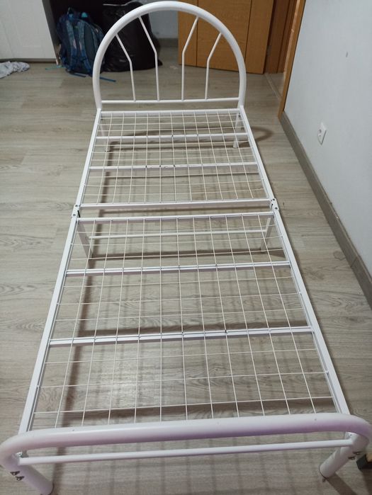 2 camas de ferro  50 cada