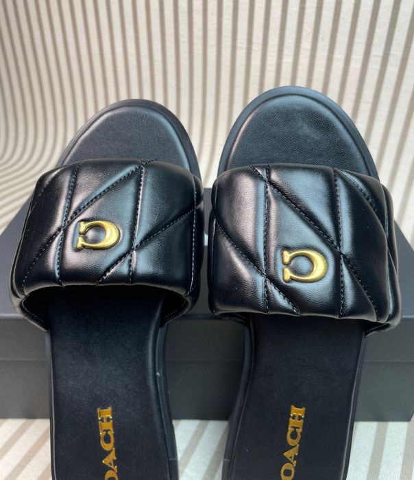 Шльопанці Coach наявні 36;37;38;39;40 тапри кеди;41