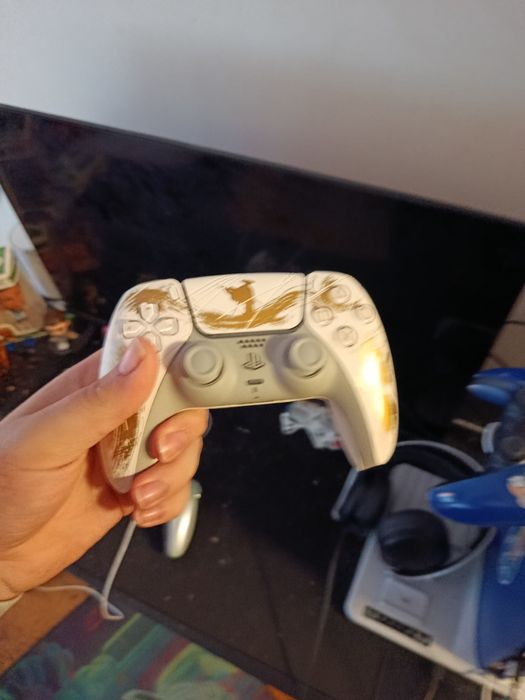 Estou vendendo este comando da playstion 5 ótimo preço edição especial