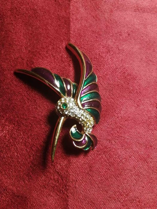 Брошка з позолотою