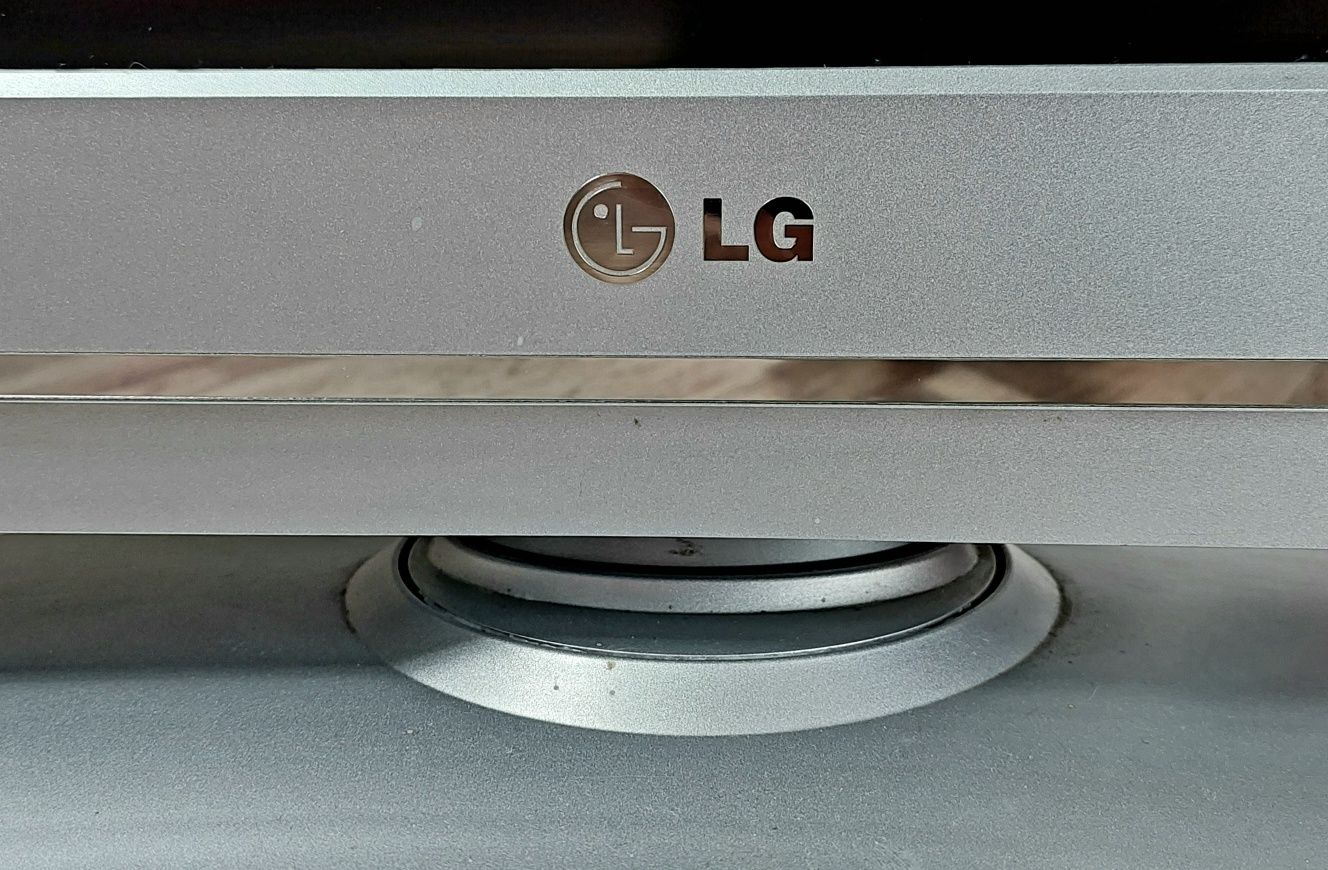 Telewizor LCD 20 cali / monitor LG model RZ-20LA70