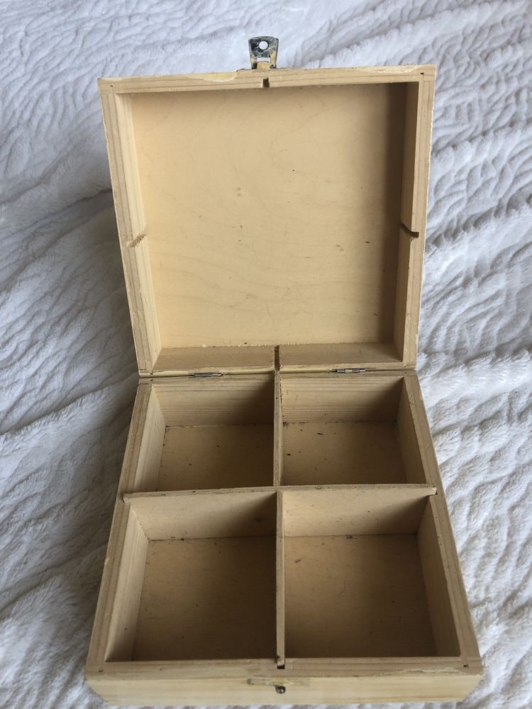 Ozdobne drewniane pudełko na biżuterię lawenda