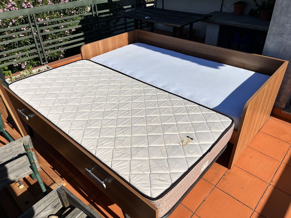 Cama de solteiro com gavetao de segundo colchão