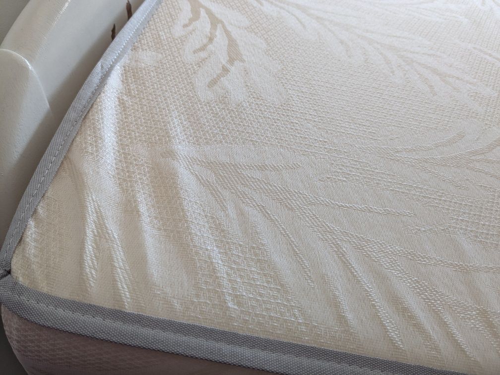 Colchão novo 1,90cm x 0,90cm