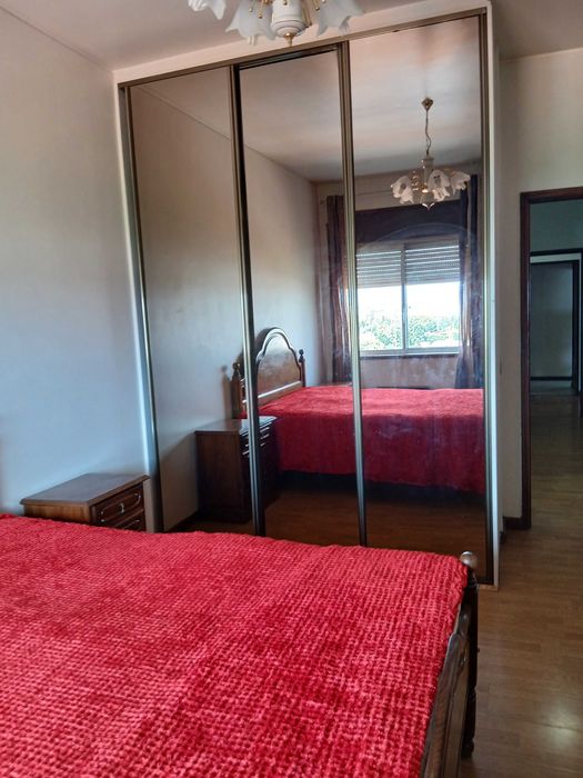 T5 no Porto à Via Cintura Interna junto ao metro e autocarro 1300€/mês