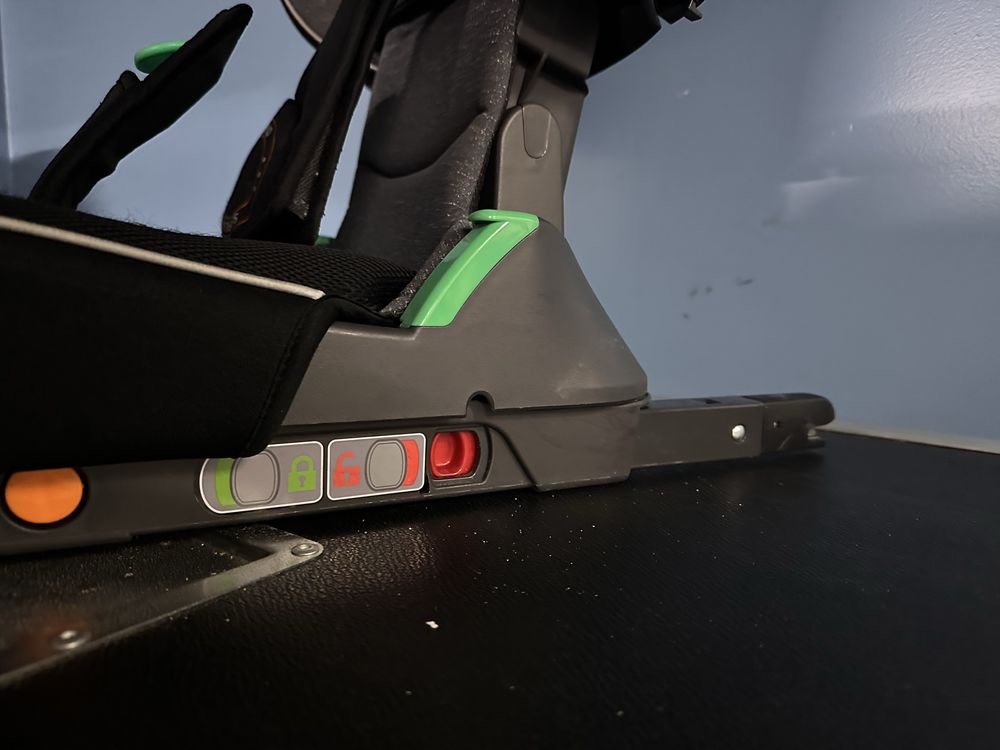 Cadeira auto Chicco I-Size com isofix