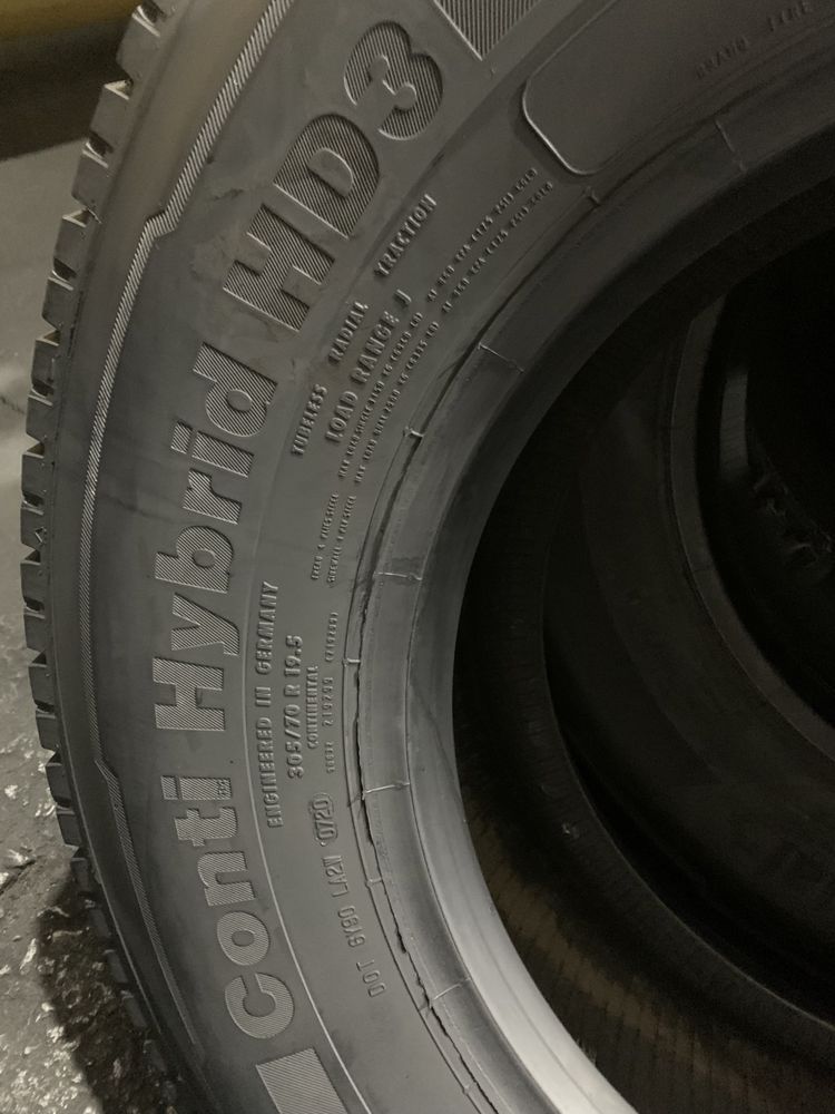 шина вантажна б/в 305/70R19,5 Continental Hybrid HD3 (4 шт.)