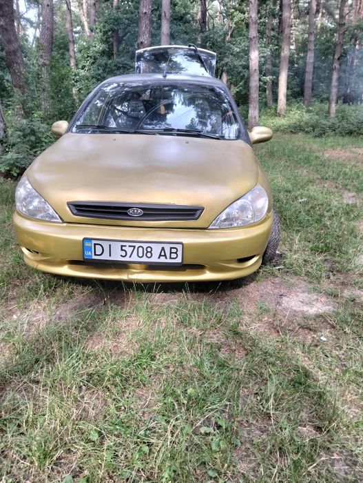 Кіа Ріо 1 покоління