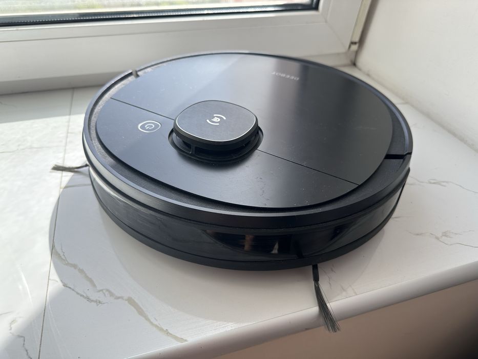 Робот пилосос Ecovacs Deebot OZMO 950