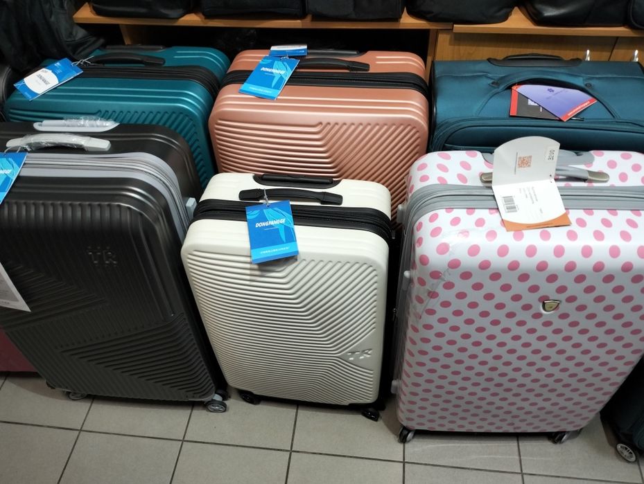 Чемодан  ручная кладь