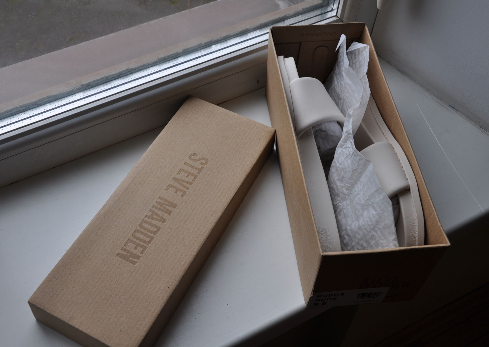 Шлепанцы Steve Madden KUDOS Nude, размер US 8,5, в отличном состоянии
