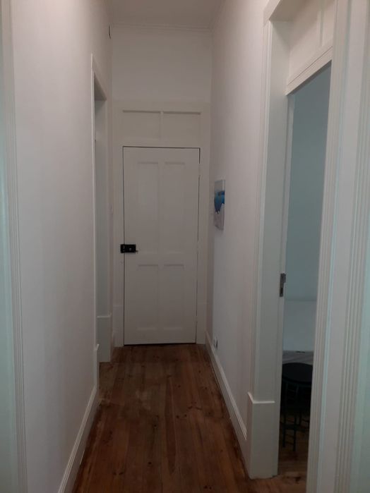 Quarto em Apart. (Próx Praça da República)