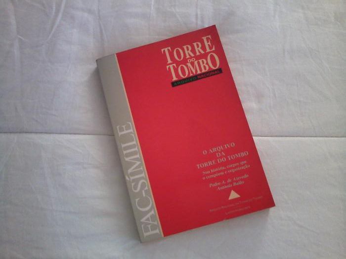 Livro Fac-símile "O Arquivo da Torre do Tombo"