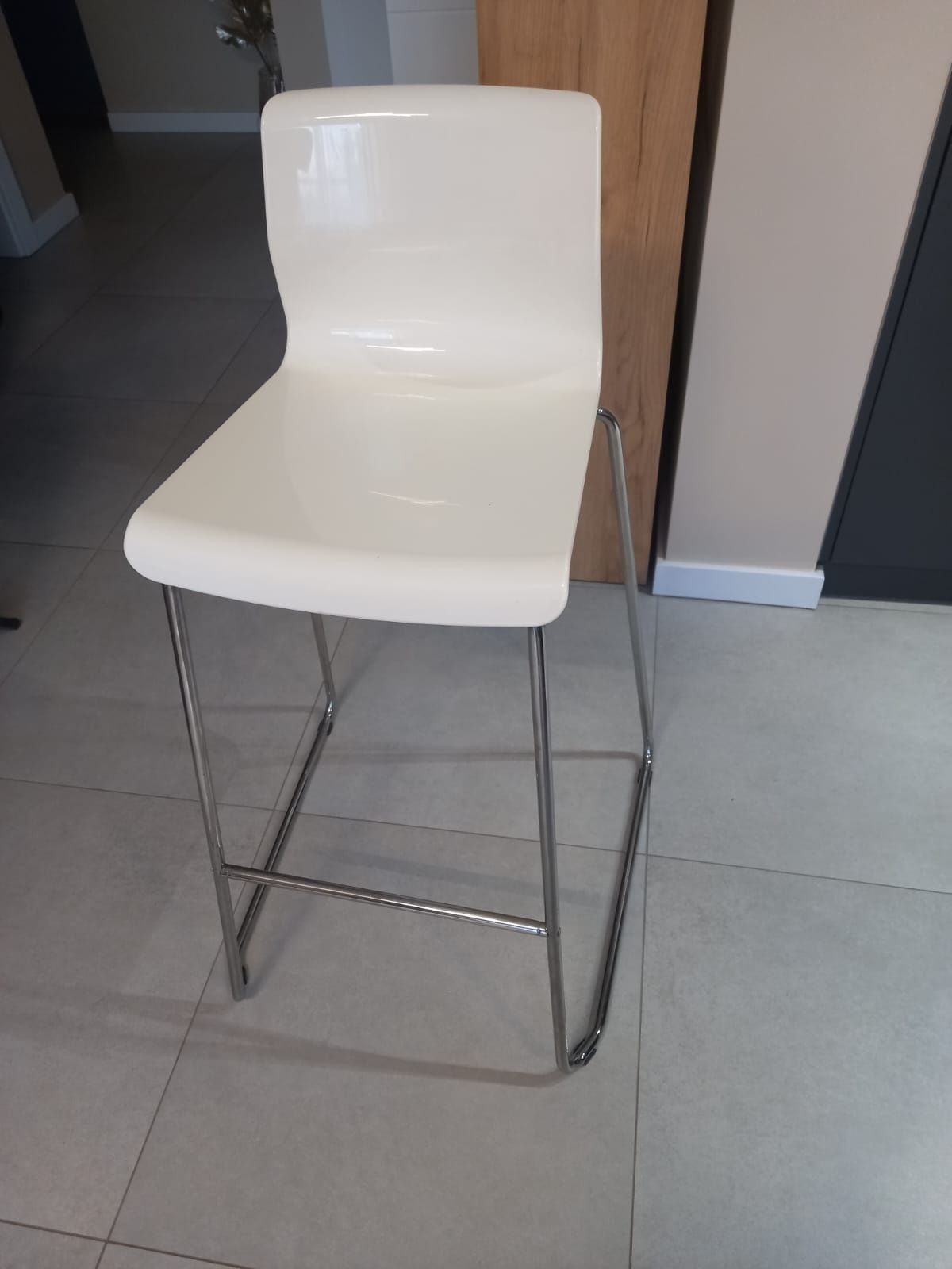 Narożnik i krzesła barowe Ikea