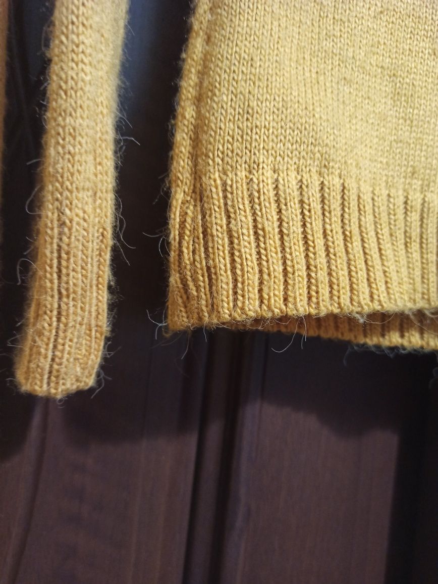 Костюм машинная вышивка вязка желтый