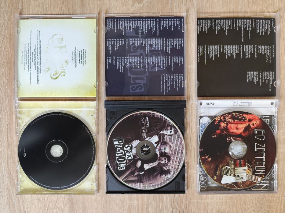 CD диски, Black Sabbath, Pantera, Sex Pistols..