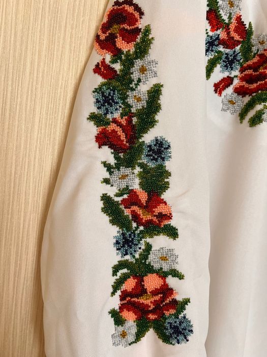 Вишиванка жіночка 52-54р ручна робота габардин бісер вышиванка сорочка