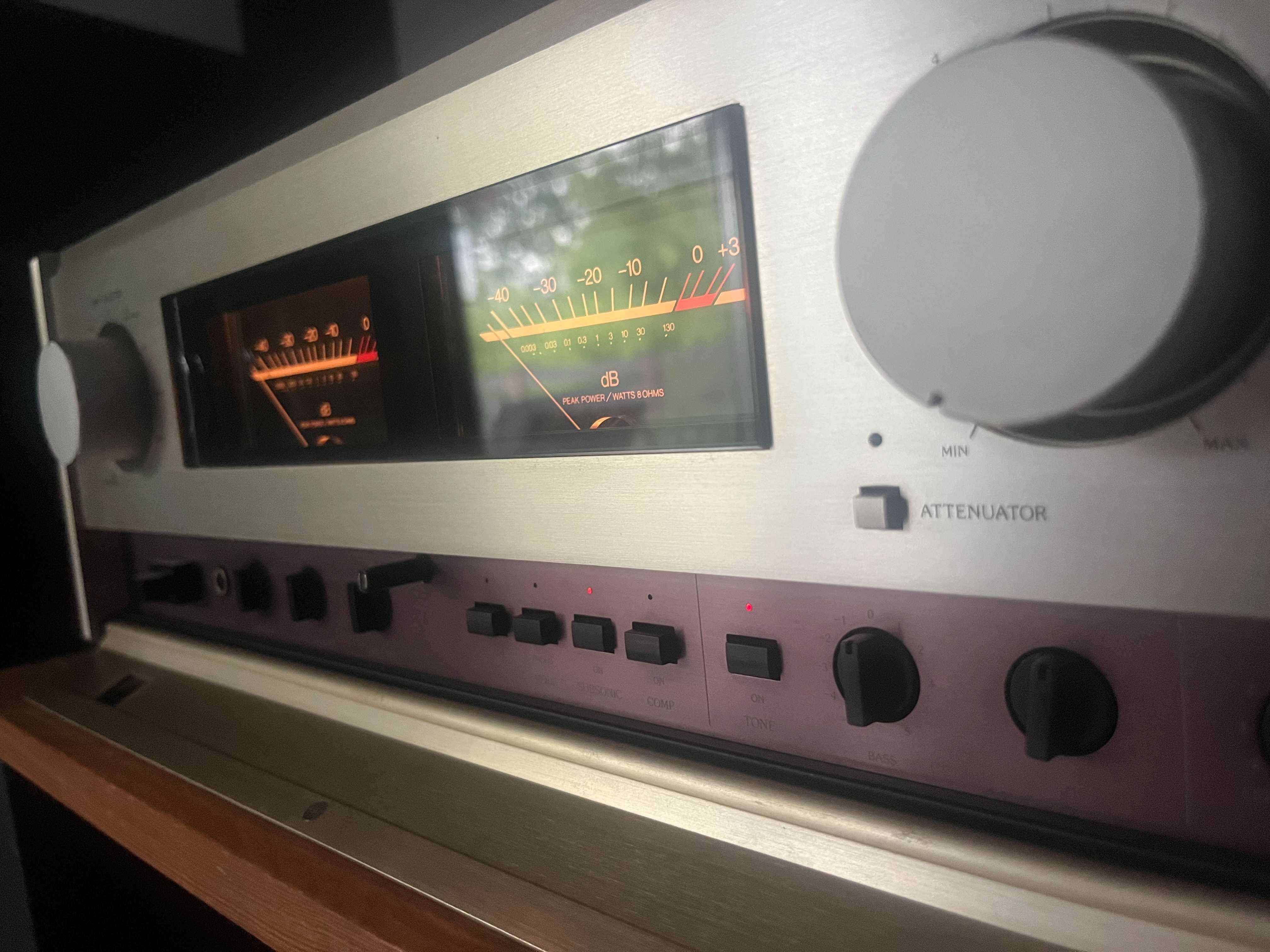 Accuphase E-305 wzmacniacz.