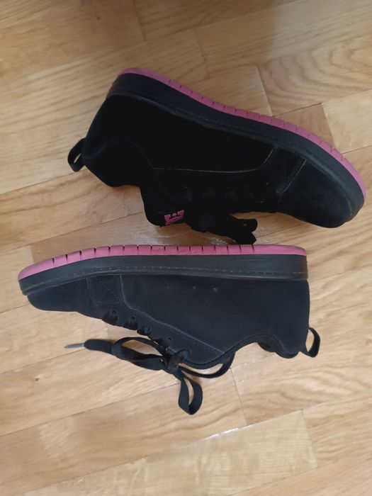 Dc shoes court graffic pink