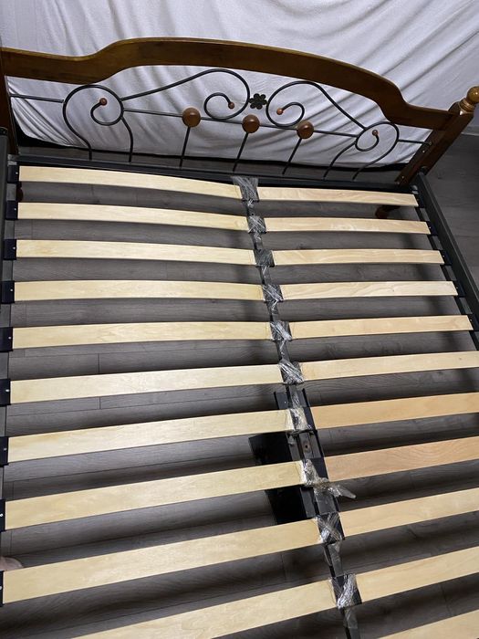 Ліжко двоспальне