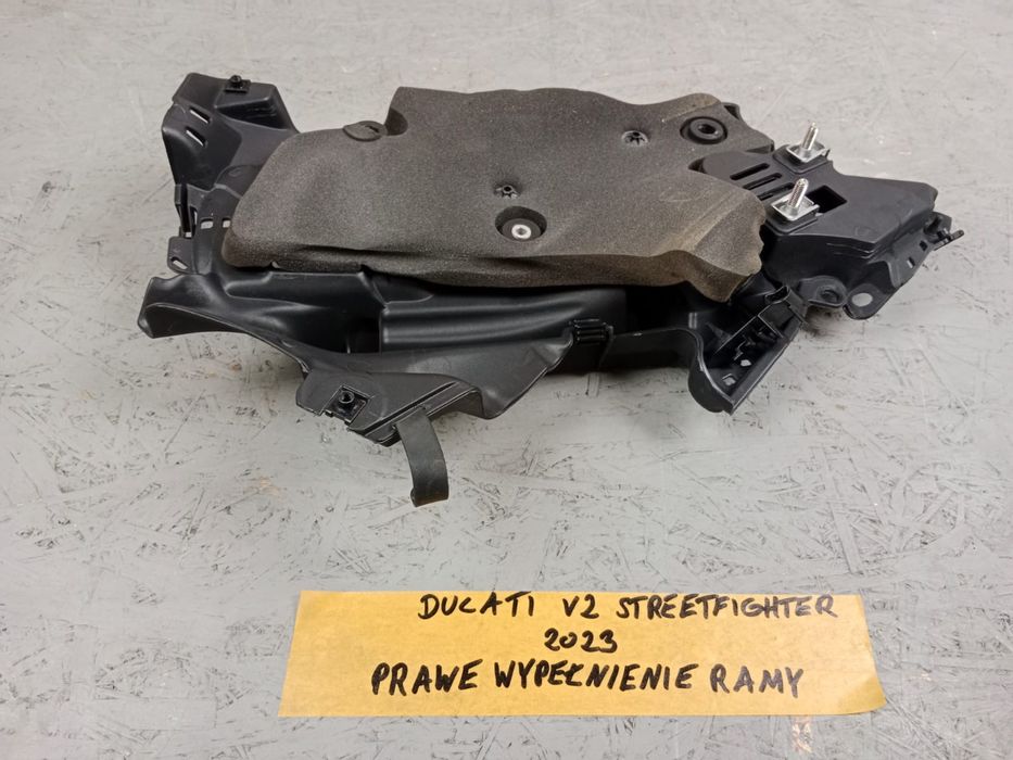 Ducati Streetfighter V2 Prawe Wypełnienie Ramy Mocowanie Boczka Bok