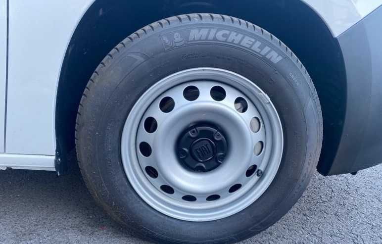 BOM NEGOCIO!!! 6300 km Fiat e-Doblo Electrico com garantia até 2026
