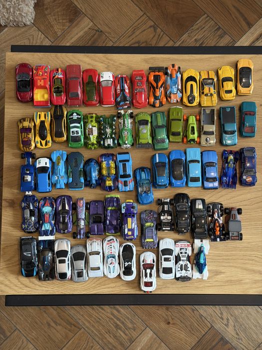 Hot Wheels mix luz 100 szt Stan bardzo dobry #1