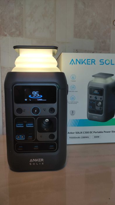Портативна зарядна станція Anker SOLIX C300 DC 90000mAh Solar