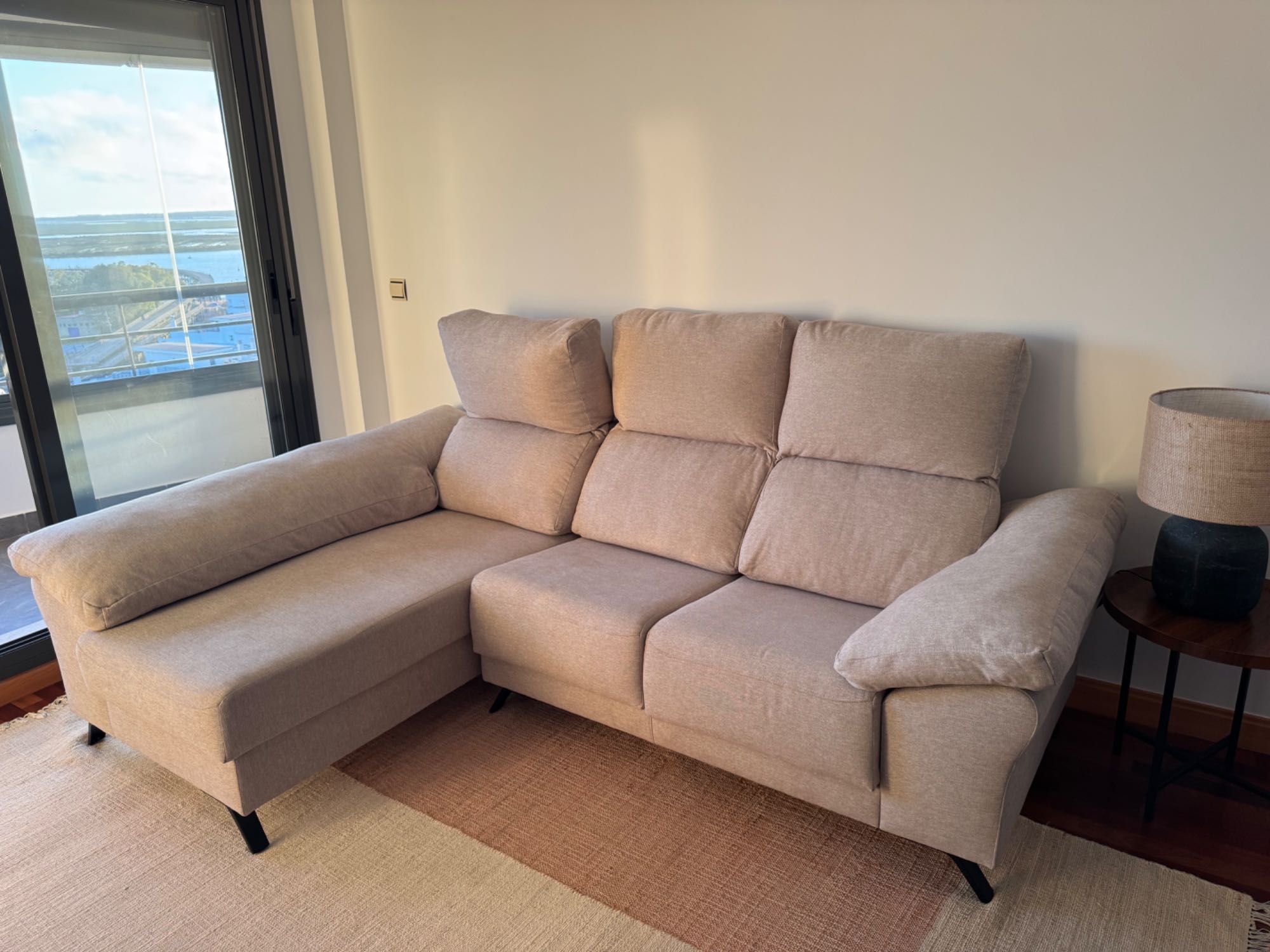 Sofá de 3 lugares com chaise longue