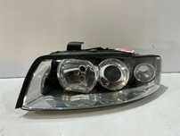 Audi A4 B6 lampa przednia xenon lewa   16573