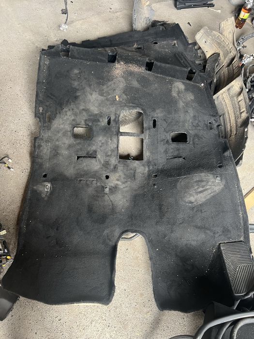 Ковролін підлога ioniq 5