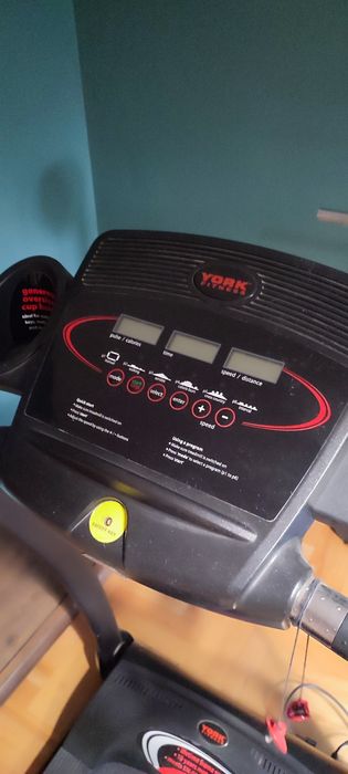 Bieżnia YORK FITNESS T 103 (uszkodzona)