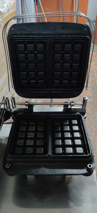 Podwójna gofrownica do gofrów brukselskich Bartscher