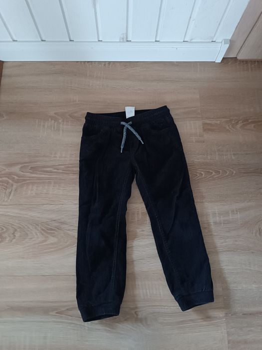 Zestaw 4szt. spodnie chłopięce joggery, górskie H&M Queucha r.104
