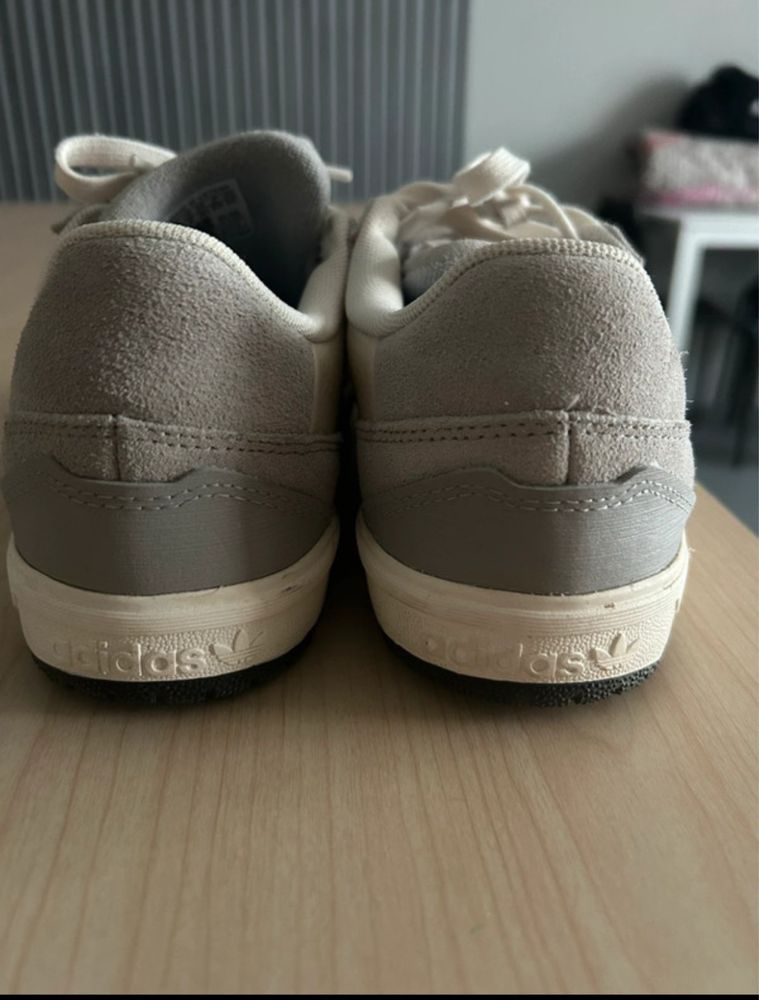 Sapatilhas adidas tyshawn