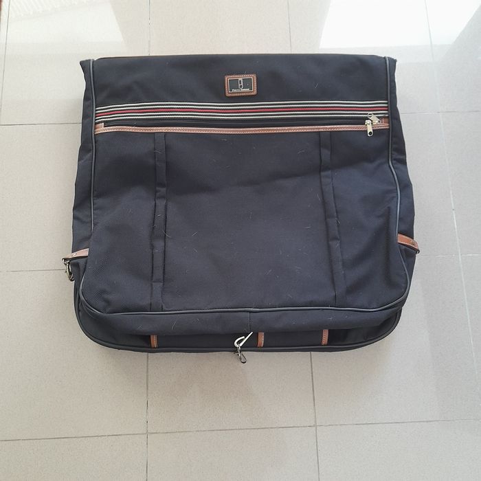 Mala para fatos Pierre Dumont