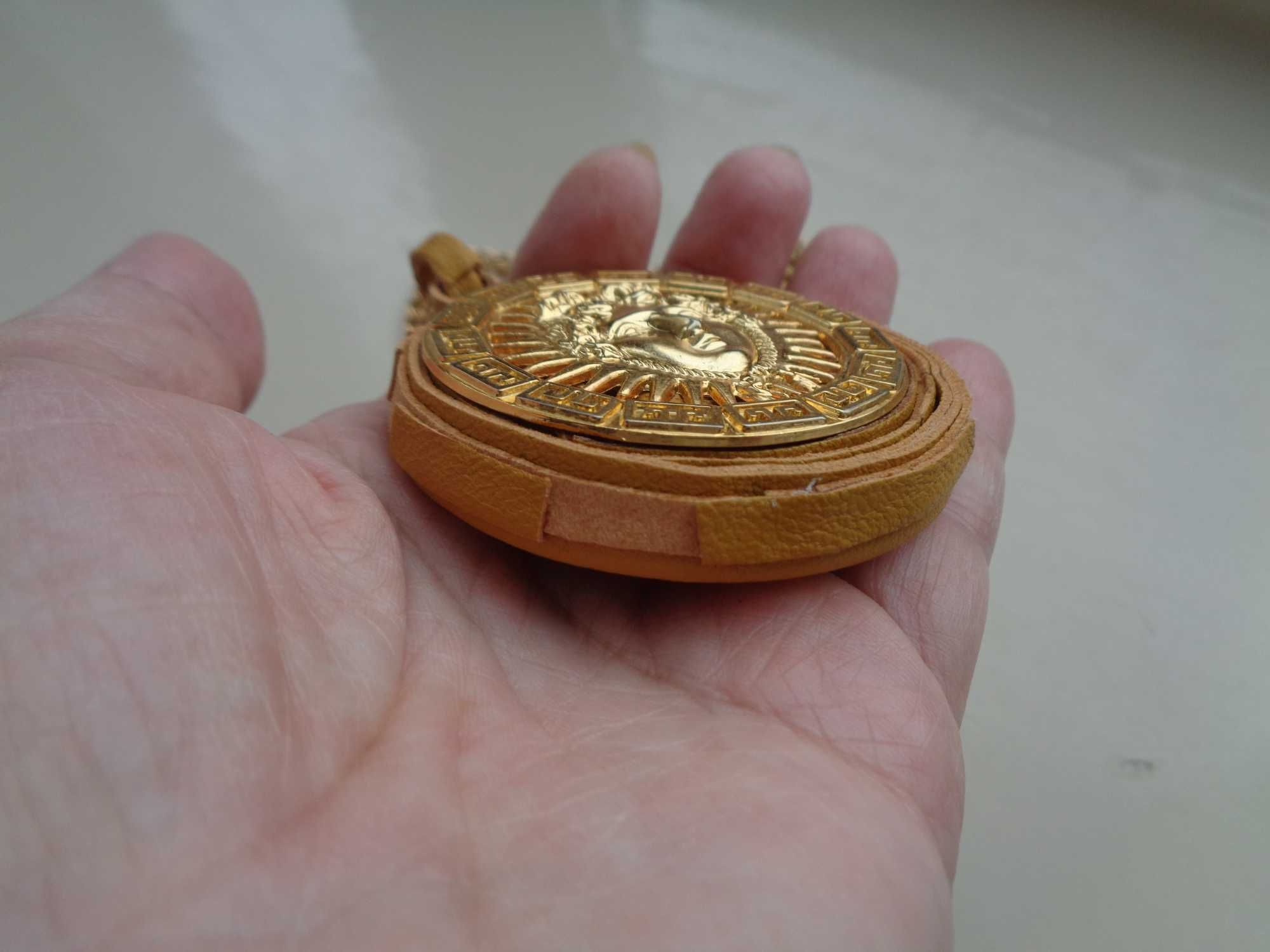 нат.шкіра кулон подарунк руч роб нов 6см ланц 58см двусторонній 3D