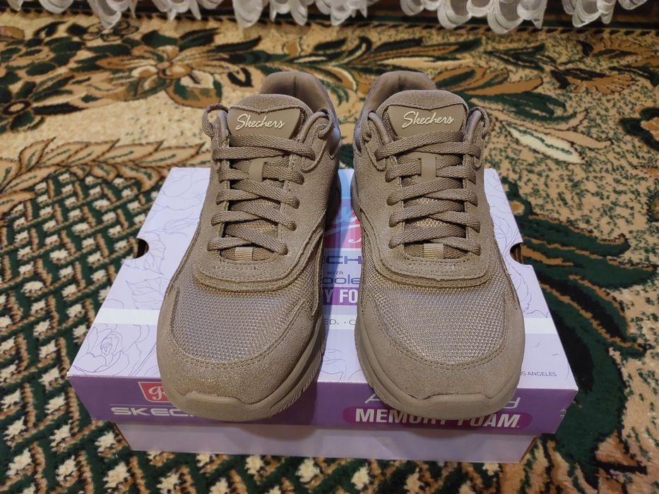 Жіночі кросівки Skechers 37.5 сіро-коричневий 158590 DKTP