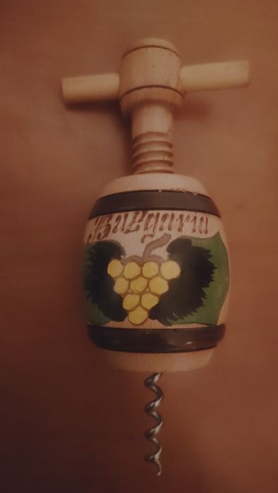 Saca rolhas em madeira da Bulgária