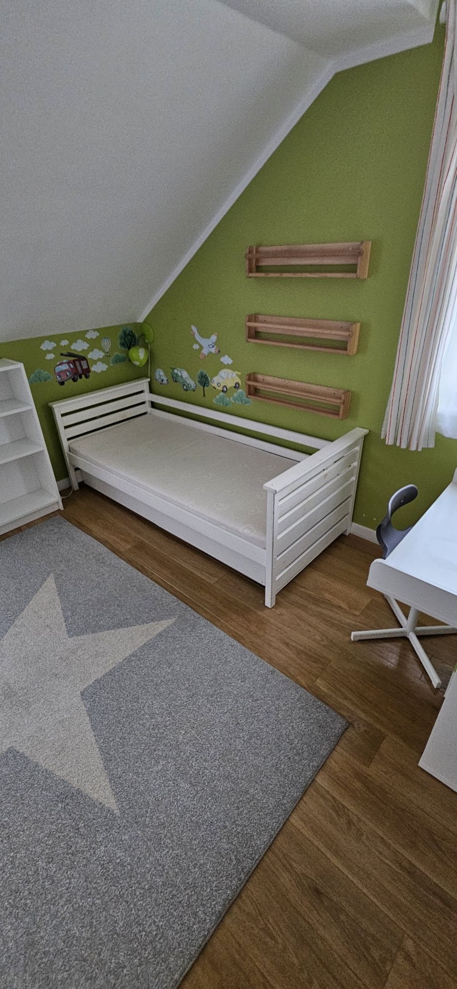 Łóżko 200x90 z materacem i szufladą