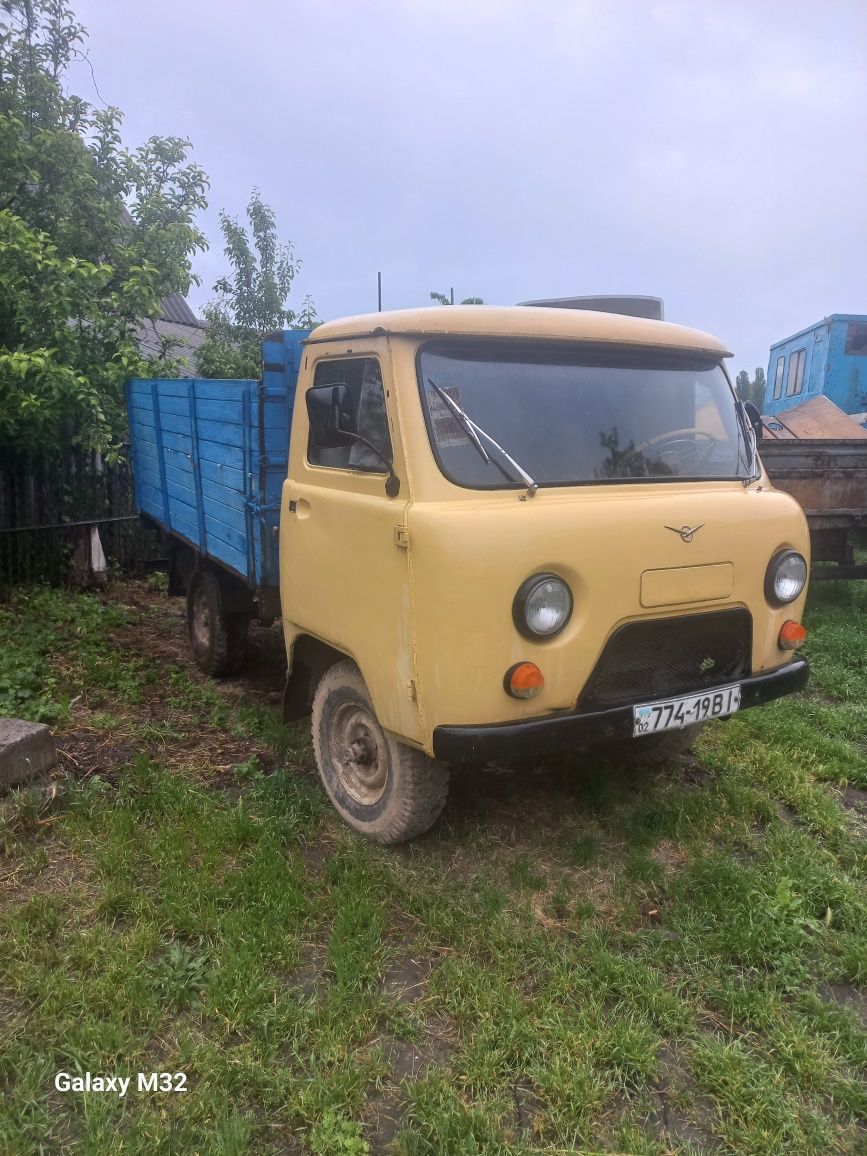 Продам УАЗ бортовий ПОСИЛЕНИЙ