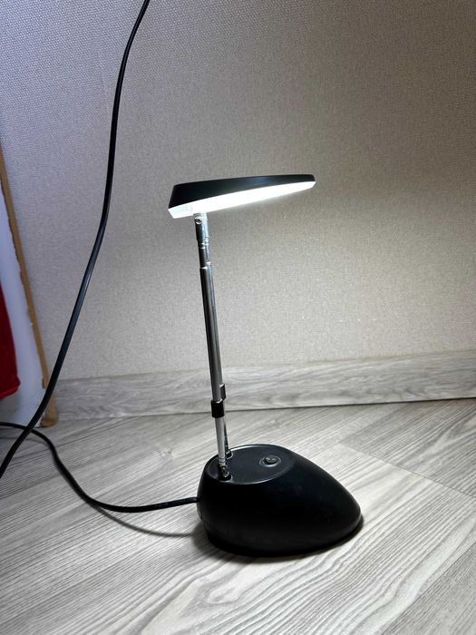 Настольная лампа Camelion KD-771