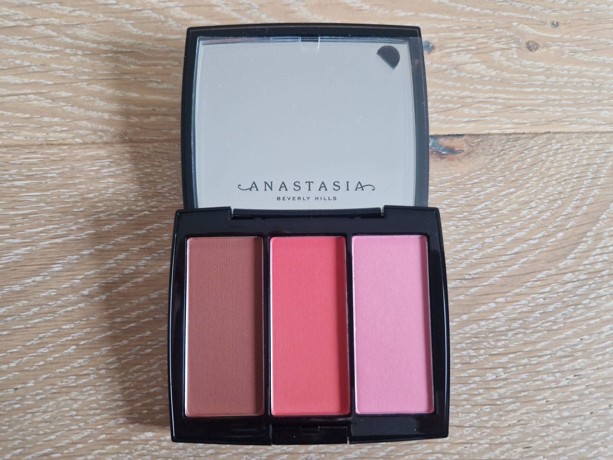 Paleta Anastasia Beverly Hills Blush Trio Cocktail Party