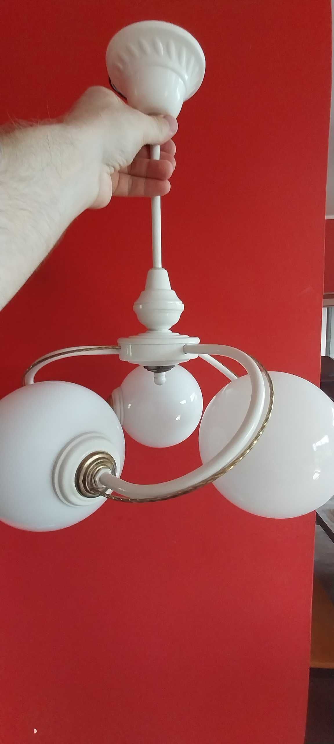 Wisząca lampa do pokoju