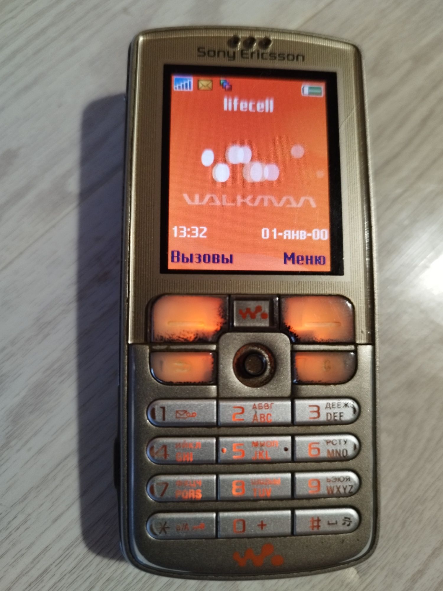 Продам Sony Ericsson w700i
