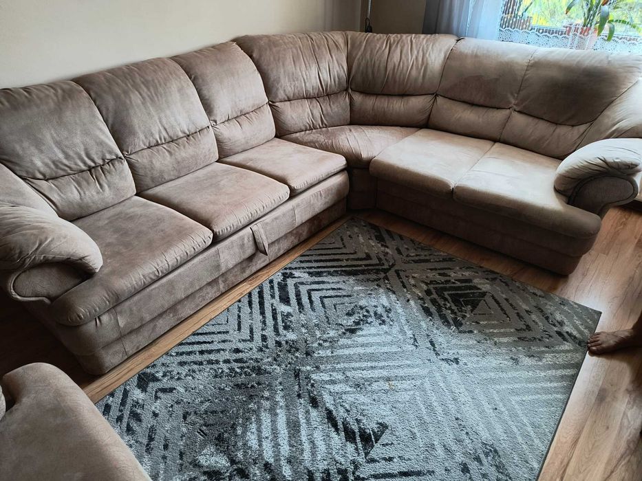Narożnik tapicerowany z dwoma fotelami