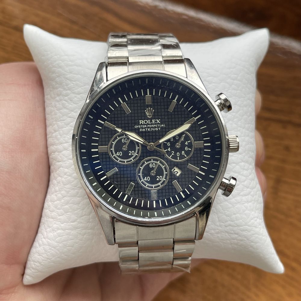 Стильний чоловічий годинник Rolex на браслеті срібного кольору